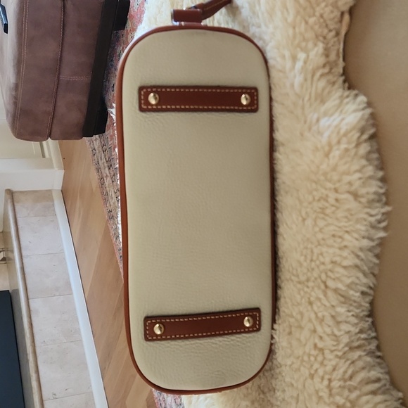 NWT Dooney & Bourke Ivory Zip Zip Pebbled Leather Satchel π€π€π - Picture 4 of 16